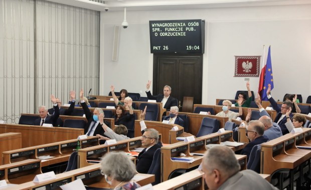 Senat przeciw podwyżkom dla polityków. Terlecki: Projekt kończy swoją historię