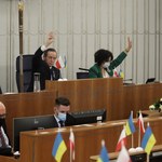 Senat przyjął ustawę o pomocy Ukraińcom