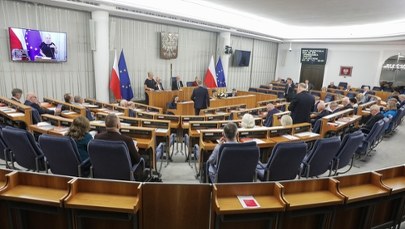 Senat zwołuje dodatkowe posiedzenie. Sprawa jest pilna
