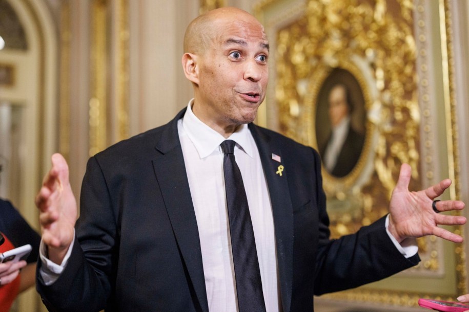 Senator Cory Booker /AARON SCHWARTZ /PAP/EPA