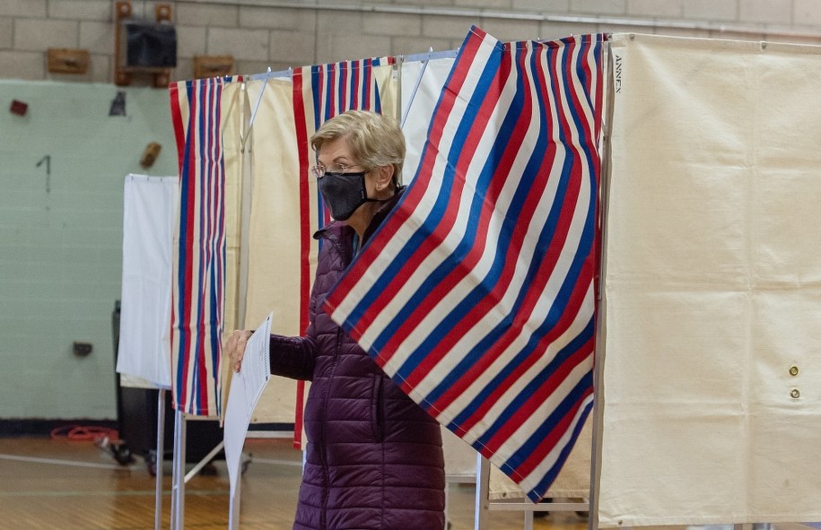 Senator Elizabeth Warren już oddała swój głos /AMANDA SABGA /PAP/EPA