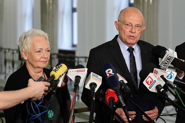 Senatorowie Marek Borowski (P) oraz Magdalena Kochan (L) /PAP