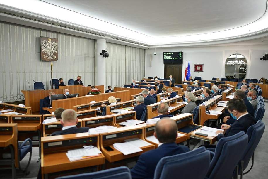 Senatorowie na sali obrad, 14 października / 	Marcin Obara  /PAP