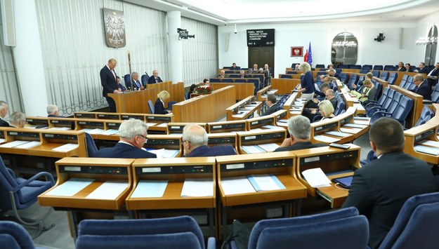 Senatorowie na sali obrad /	Rafał Guz   /PAP