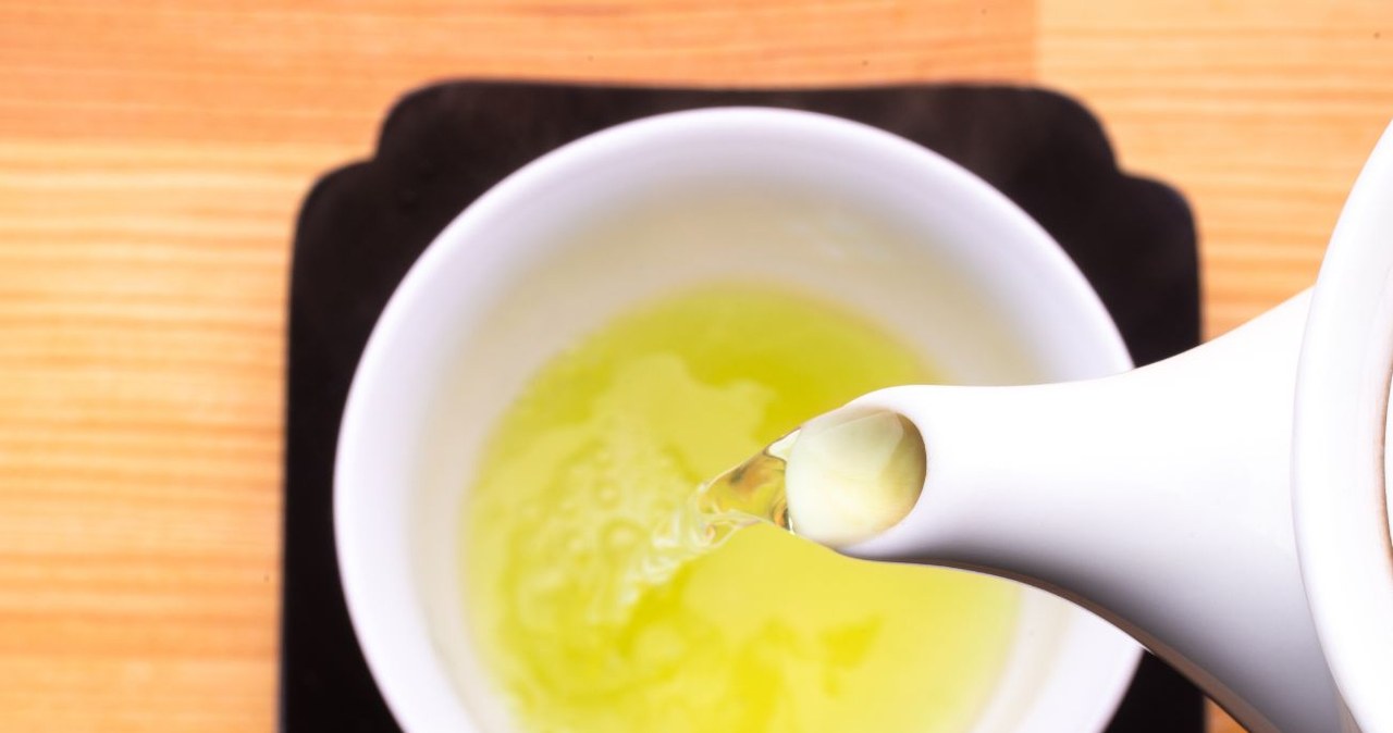 Sencha dostarcza średnio od 20 do 30 mg kofeiny w filiżance o pojemności 150 ml /Promolink /Canva Pro