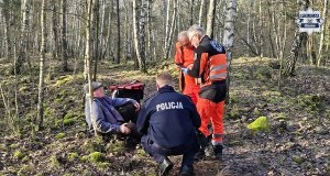 Senior spędził noc w lesie. Uratowany dzięki niezwykłemu zbiegowi okoliczności