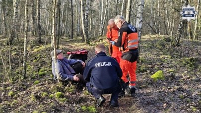 Senior spędził noc w lesie. Uratowany dzięki niezwykłemu zbiegowi okoliczności
