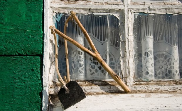 Senior z procą przez lata terroryzował sąsiadów