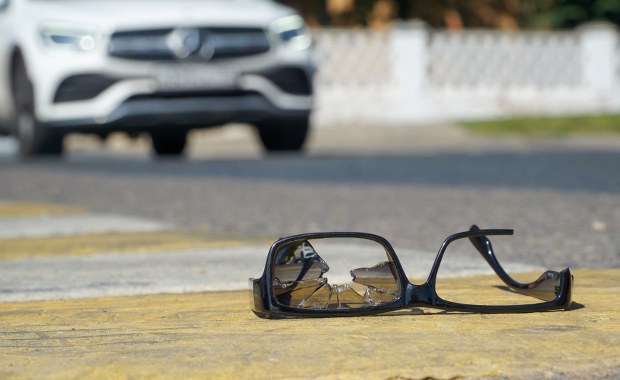 ​Senior za kierownicą, nastolatek pod kołami. Pomogło nagranie z autobusu