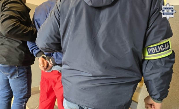 Senior zaatakowany nożem i brutalnie pobity. Sprawców ustalono po rysopisie