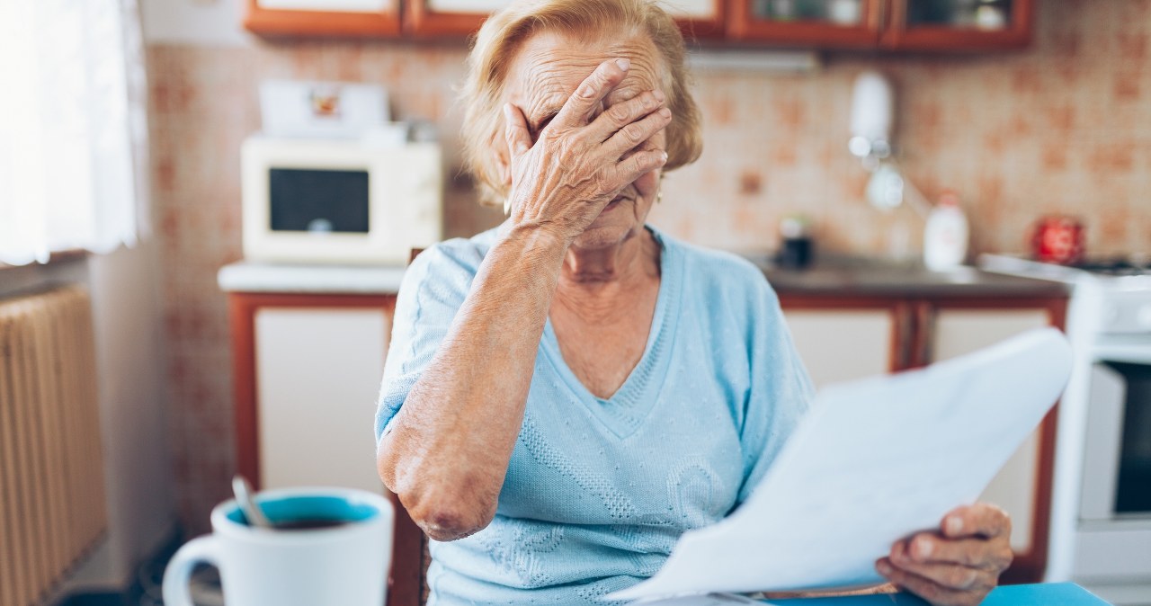 ​Seniorzy mają czas do 25 listopada. Brak opłaty to obniżenie emerytury /123RF/PICSEL