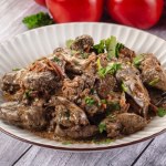 Seniorzy powinni jeść przynajmniej raz w tygodniu. Chroni przed anemią, dba o wzrok i przyspiesza regenerację