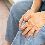 Seniorzy powinni pić go codziennie. Ból stawów przestanie być problemem 