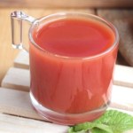 pomidory Seniorzy powinni pić szklankę dziennie. Poprawia wzrok i odporność, jest wsparciem dla serca