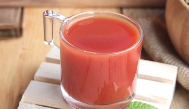 Seniorzy powinni pić szklankę dziennie. Poprawia wzrok i odporność, jest wsparciem dla serca  