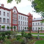 Seniorzy przyjeżdżają tu odpocząć. Lokalne solanki i borowiny znane są w całym kraju