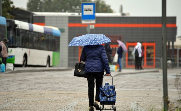 Seniorzy z zakazem wyjścia z domu? "Rozporządzenie jest niejasne"