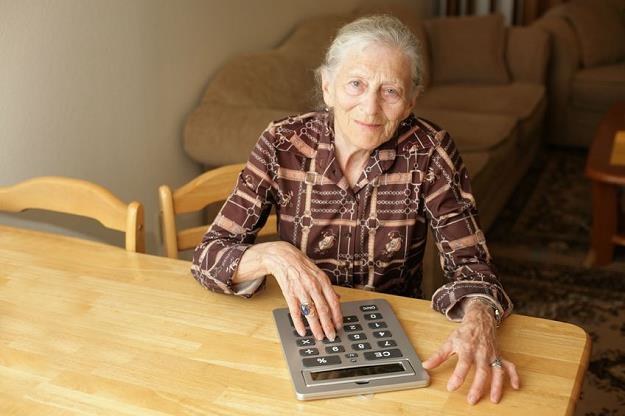 Seniorzy żyją w biedzie /&copy;123RF/PICSEL
