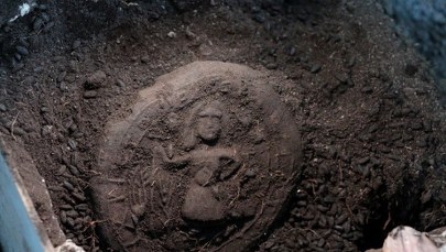 Sensacja archeologiczna: Odkryto bochenek chleba z wizerunkiem Jezusa sprzed 1200 lat