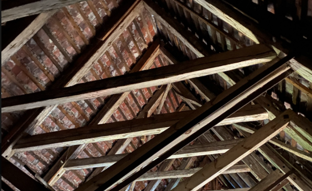 Sensacja w Kamieniu Pomorskim. Więźba dachowa katedry starsza, niż sądzono