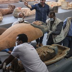 Sensacyjne odkrycie w Egipcie! Znaleziono 100 sarkofagów i 40 złoconych posągów