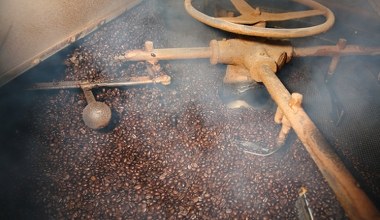 Sensacyjne odkrycie w Słupsku. Przedwojenna maszyna do palenia kawy