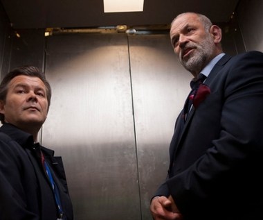 Sensacyjne zwroty akcji, doskonała intryga, oryginalne postaci oraz dialogi, które staną się kultowe - czyli Machulski w najlepszej formie - zapowiada dystrybutor Kino Świat.