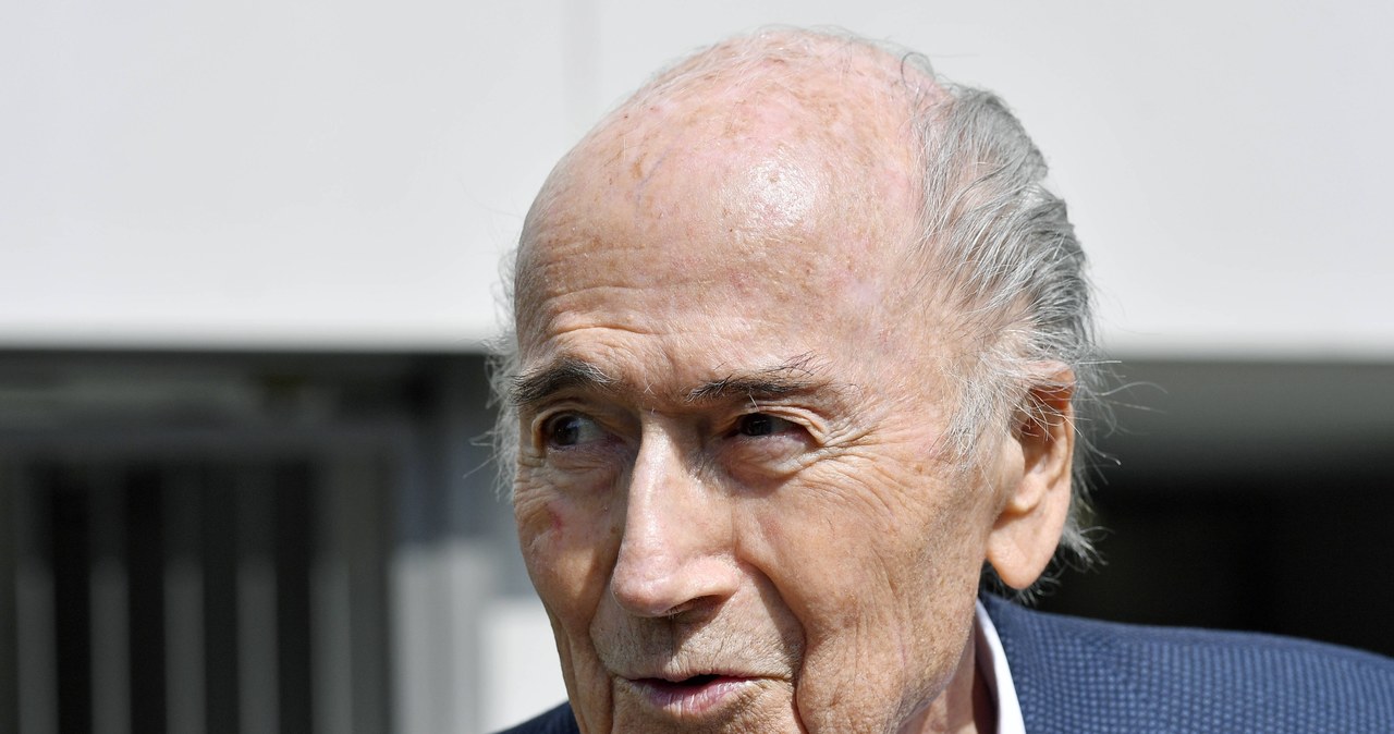 Sepp Blatter odrzuca oskarżenia o przyjmowanie "prezentów seksualnych"