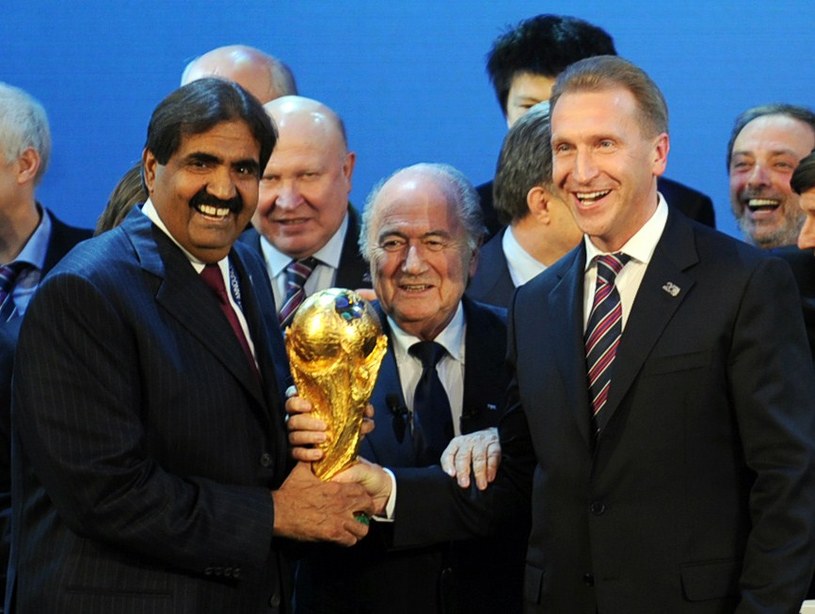 Sepp Blatter ogłasza przyznanie organizacji mundialu 2022 Katarowi /AFP