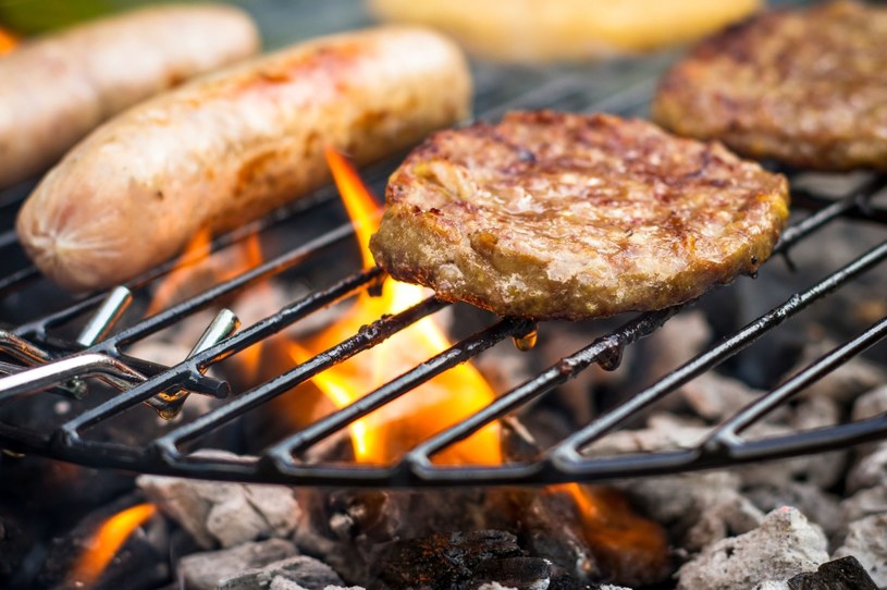 Ser halloumi jest świetną alternatywą dla mięsa /123RF/PICSEL