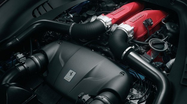 Serce Californii T. W skrócie: 3.9 V8 biturbo, 560 KM i 755 Nm. /Ferrari