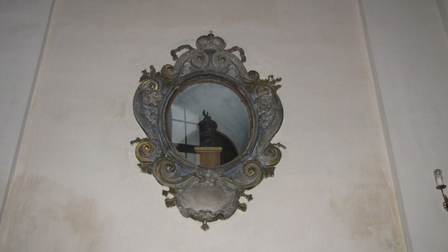 Serce księżniczki Karoliny spoczęło w srebrnej urnie, w kaplicy św. Jadwigi we Wrocławiu /Barbara Zielińska - Mordarska /RMF FM