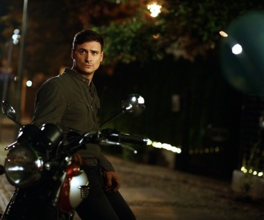 "Serce nie sługa" to film o poszukiwaniu miłości. To zabawne i przejmujące spojrzenie na współczesne związki. Związki ludzi, którzy przestali wierzyć w miłość, choć w głębi duszy, właśnie na taką prawdziwą miłość czekają. Nie jest jednak łatwo odnaleźć swoją drugą połówkę, nawet jeśli spędza się bardzo dużo czasu na randkowaniu.