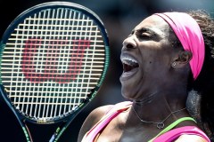 Serena Williams cieszy się po wygranej ze Słowenką 