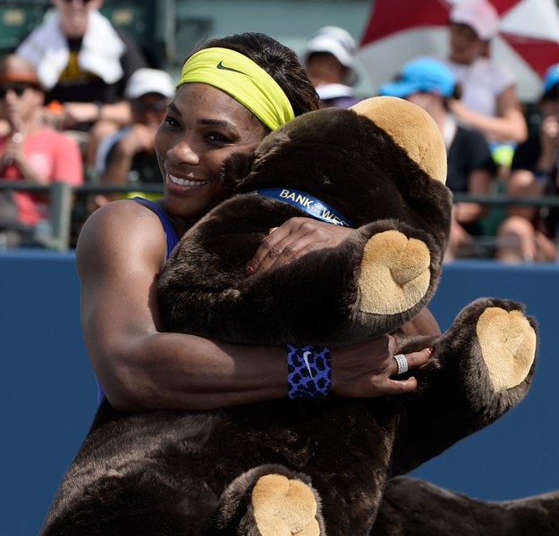 Serena Williams po zwycięstwie nad Angelique Kerber w finale turnieju w Stanford /JOHN G. MABANGLO /PAP/EPA