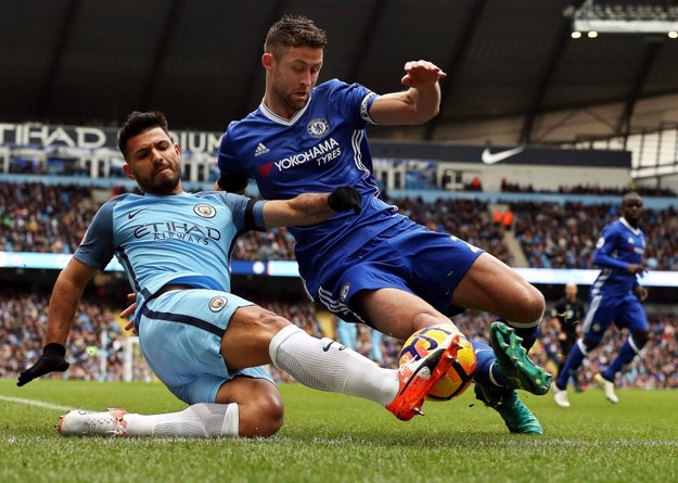 Sergio Aguero i Gary Cahill /Nigel Roddis /PAP/EPA