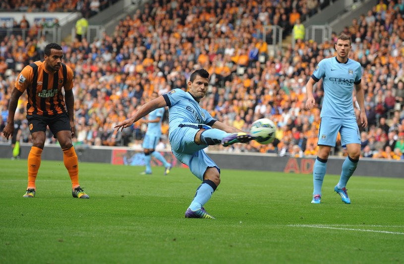 Sergio Aguero strzela gola dla Manchesteru City /AFP