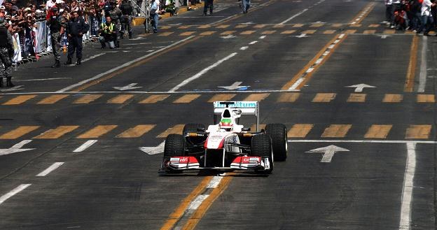 Sergio Perez w bolidzie BMW Sauber /AFP