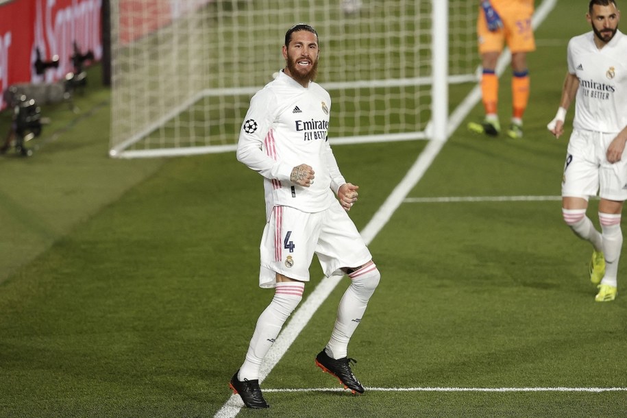 Sergio Ramos podczas spotkania z Atalantą Bergamo /Abaca /PAP/EPA