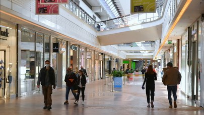 Seria fałszywych alarmów w kilkunastu galeriach handlowych