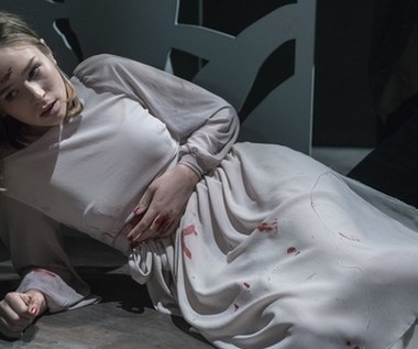 Serialowym debiutem Zofii Wichłacz była rola w drugim sezonie produkcji Canal+ "Belfer".

- Akcja drugiego "Belfra" rozgrywa się w elitarnym liceum. Ja o tyle czułam połączenie, że również chodziłam do liceum, które było bardzo otwarte i podmiotowo podchodziło do uczniów. Ta filmowa szkoła bardzo przypominała mi moje liceum, więc był to taki "skok do przeszłości" - opowiadała aktorka, której nie oglądaliśmy na ekranie zbyt długo - jej bohaterka została bowiem zabita już w drugim odcinku.