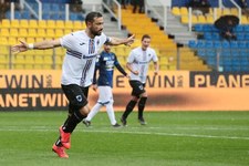 Serie A. Fabio Quagliarella ucieka Krzysztofowi Piątkowi, spadek Frosinone