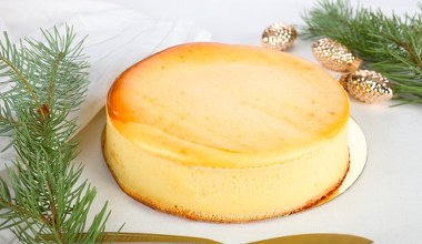 Sernik lekki i puszysty jak wiosenny obłok. Nigdy nie opada ani nie pęka