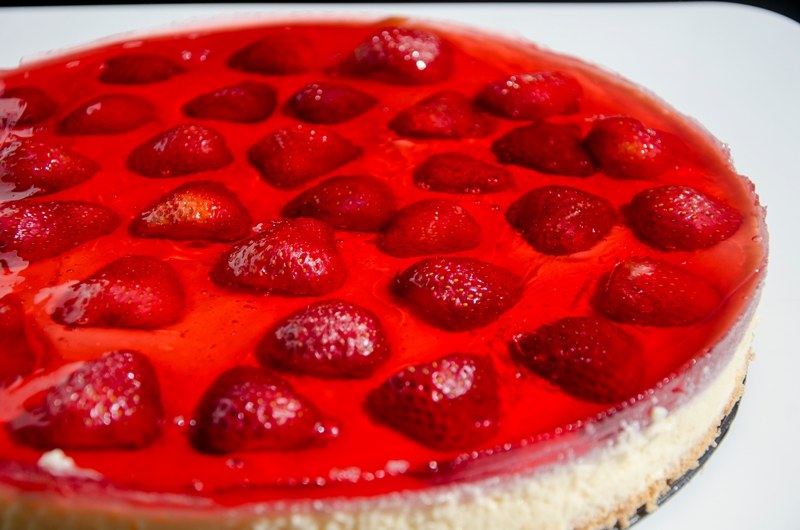 Sernik na zimno z truskawkami /Malwina Zaborowska /RMF FM