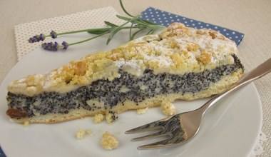 Sernik z makiem to idealne połączenie smaków. Na święta będzie w sam raz 