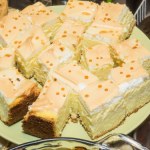 sernik Sernik Złota Rosa robi furorę, gdy pojawia się na stole. Przepis krok po kroku