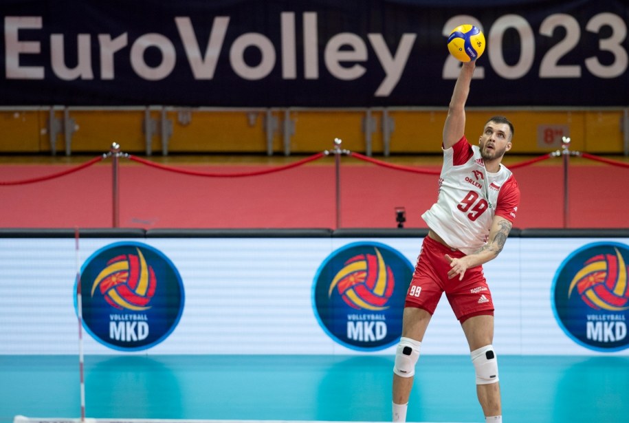 Serwujący Norbert Huber podczas spotkania z Czechami /GEORGI LICOVSKI /PAP/EPA