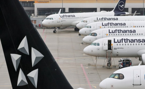 Setki lotów odwołano. Fatalne wieści dla pasażerów