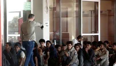 Setki migrantów na Krecie. Rząd postanowił ich wywieźć