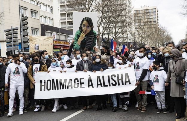 Setki osób wyszły na ulice, by upamiętnić Alishę /IAN LANGSDON /PAP/EPA